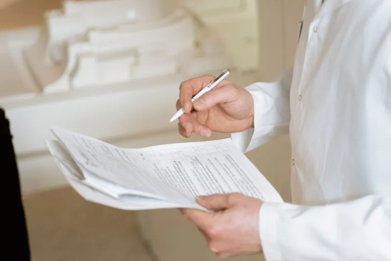 The Diagnostic Mind: How Physicians Reason Through Your Symptoms Without a Search Bar